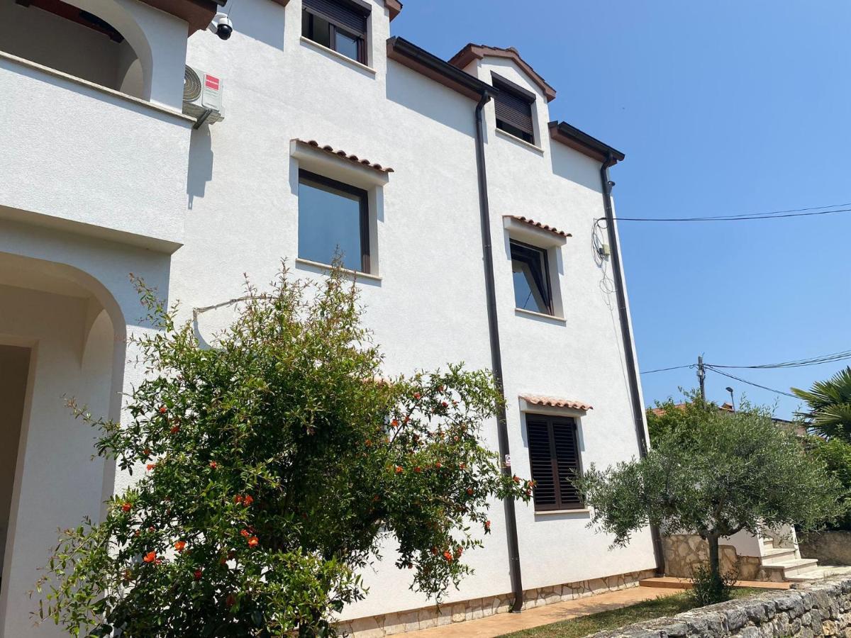 Apartmani Ana Borovac Funtana Esterno foto